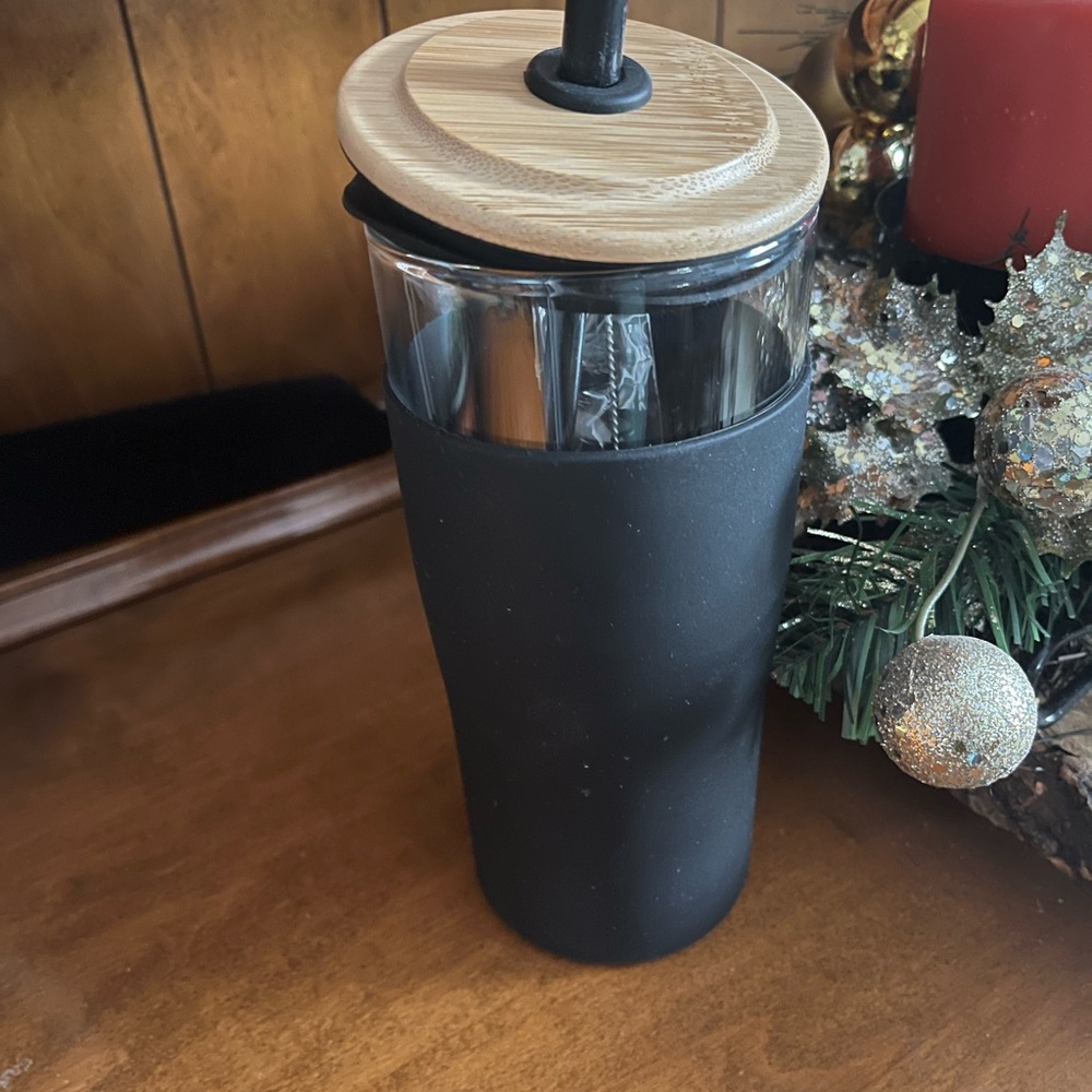 Glass tumbler